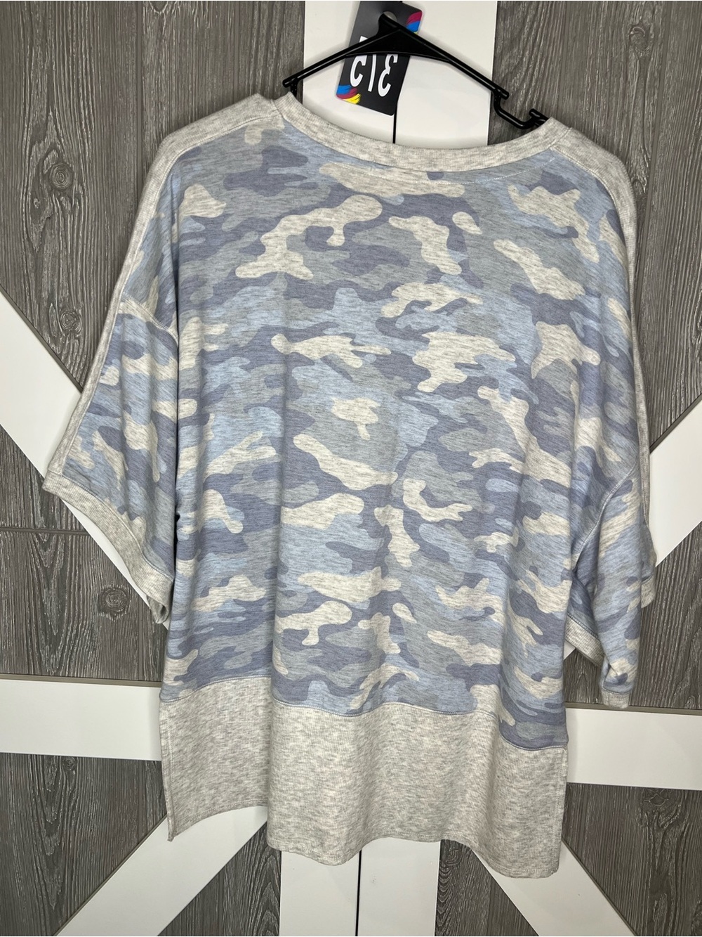 375. Calvin Klein Light Blue Camo V-Neck Pullover L/XL - Picture 6 of 6